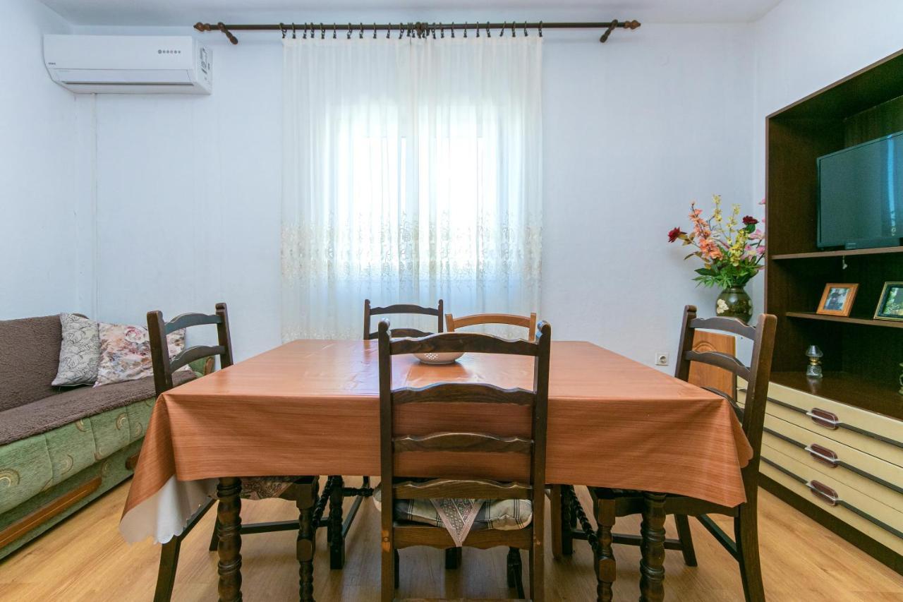 Apartments With A Parking Space Gradac, Makarska - 14708 Gradac  Kültér fotó